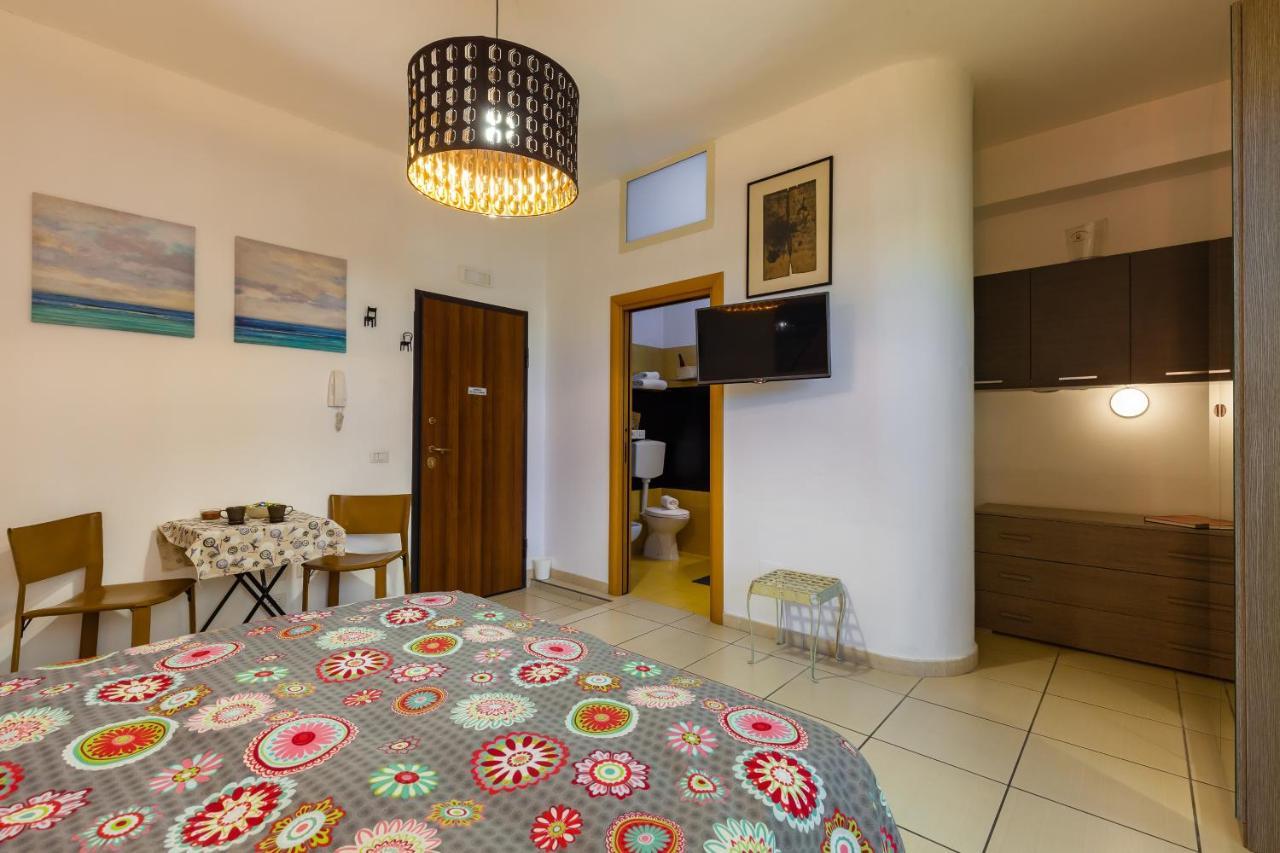 Marina Resart Rooms & Suite Nápoles Exterior foto